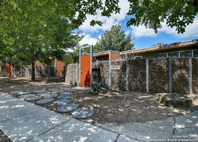 Image 10 of 10 For 605 Kendall  A & B