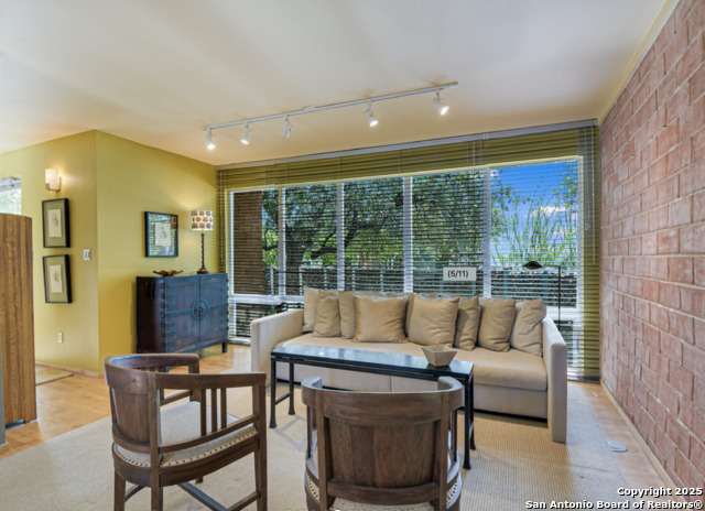 Image 5 of 10 For 605 Kendall  A & B