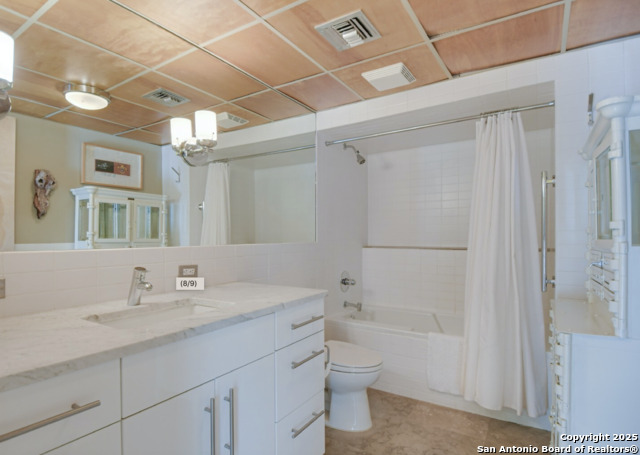 Image 9 of 10 For 605 Kendall  A & B