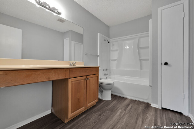 Image 14 of 17 For 9703 Village Briar
