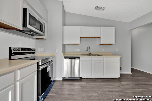 Image 6 of 17 For 9703 Village Briar
