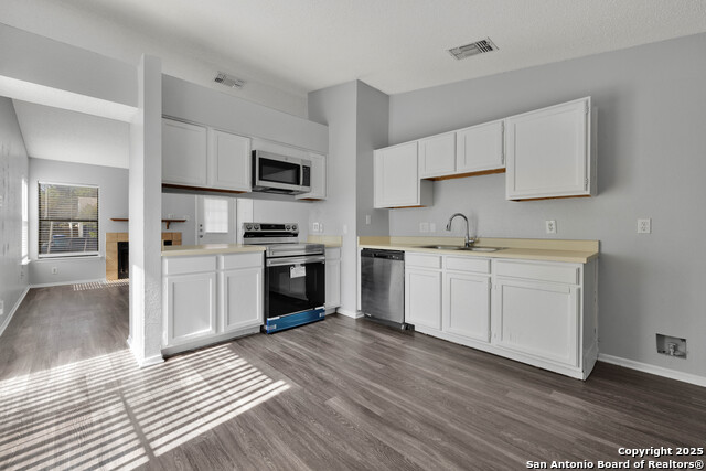 Image 7 of 17 For 9703 Village Briar