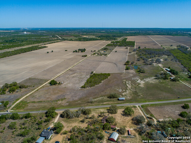 Listing photo id 0 for 8016 Fm 1303