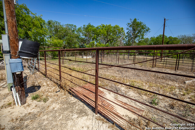 Listing photo id 20 for 8016 Fm 1303