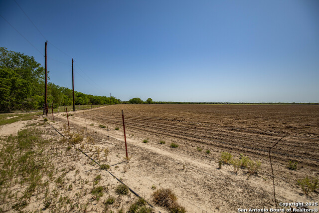 Listing photo id 30 for 8016 Fm 1303