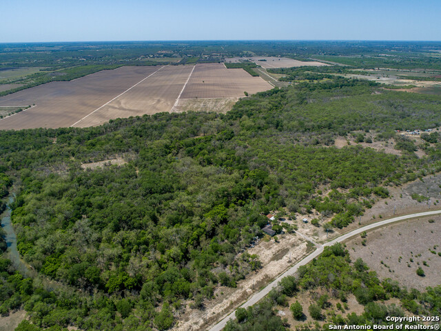 Listing photo id 2 for 8016 Fm 1303