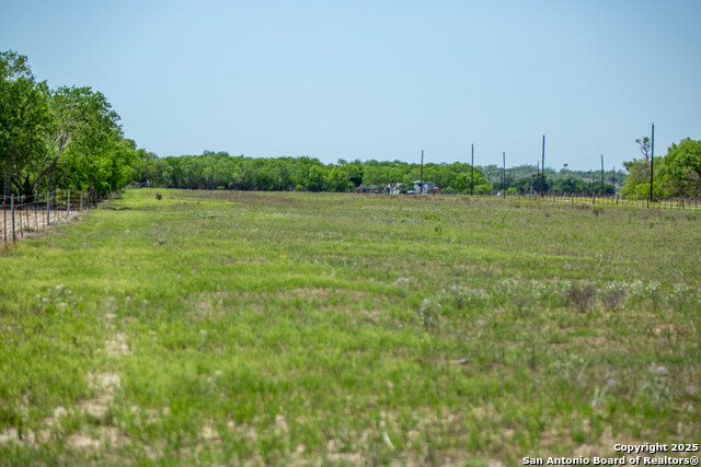 Listing photo id 48 for 8016 Fm 1303