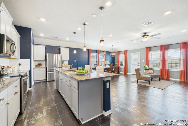 Details for 2700 La Mundial, Seguin, TX 78155