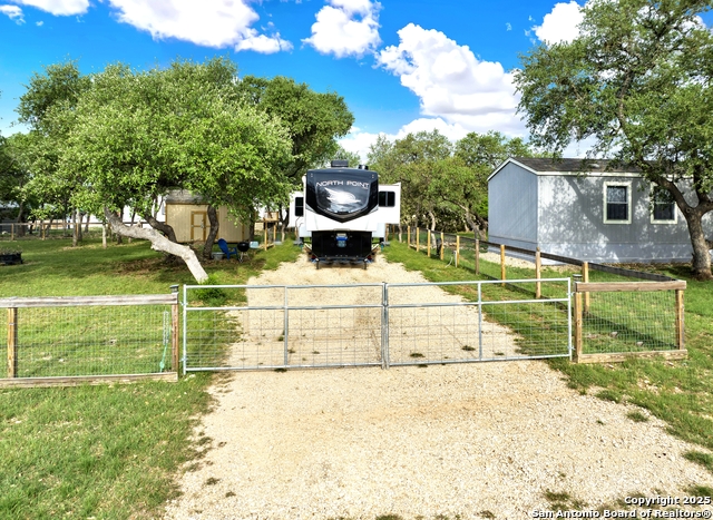 Image 3 of 10 For 690 Private Road 1511