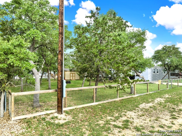 Image 5 of 10 For 690 Private Road 1511