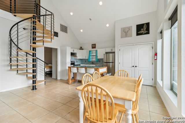 Image 12 of 40 For 208 Woodridge