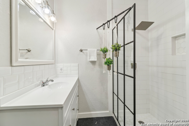 Image 24 of 40 For 208 Woodridge