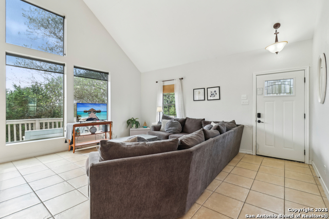 Image 8 of 40 For 208 Woodridge