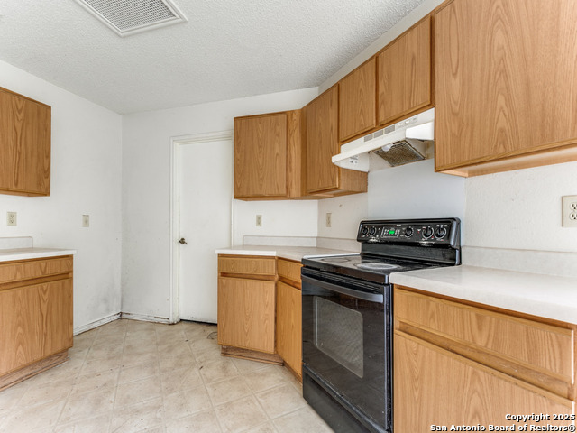 Image 13 of 32 For 4955 Brianna Pl