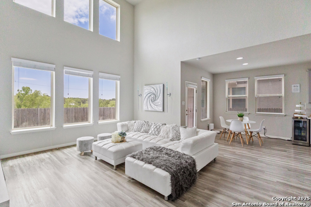 Listing photo id 9 for 13324 Romulus Way