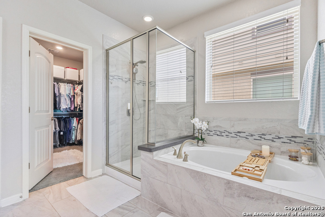 Listing photo id 12 for 13324 Romulus Way