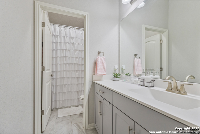 Listing photo id 16 for 13324 Romulus Way