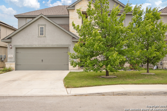 Listing photo id 2 for 13324 Romulus Way