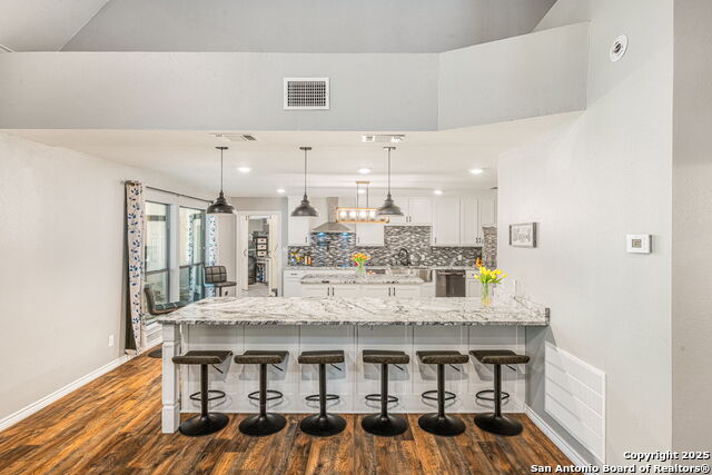 Listing photo id 12 for 8730 Avator Circle