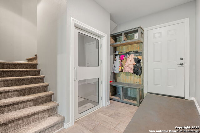 Listing photo id 17 for 8730 Avator Circle