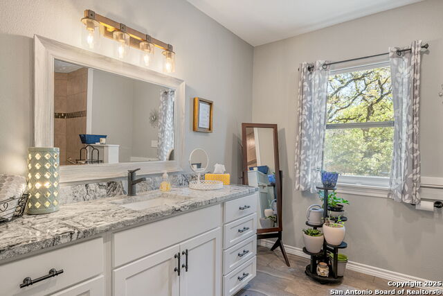 Listing photo id 23 for 8730 Avator Circle