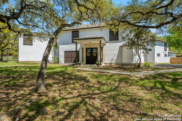 Listing photo id 3 for 8730 Avator Circle