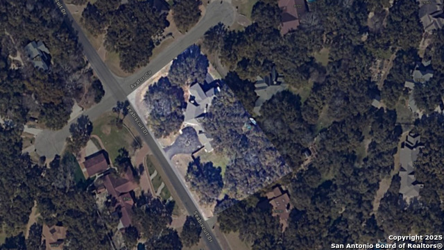 Listing photo id 4 for 8730 Avator Circle