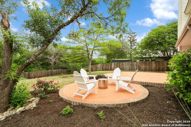 Image 30 of 33 For 19719 Encino Way
