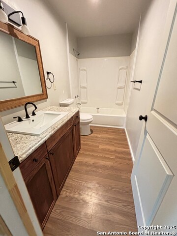 Image 11 of 32 For 725 Private Road 1510