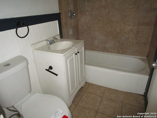 Listing photo id 8 for 4223 Seabrook