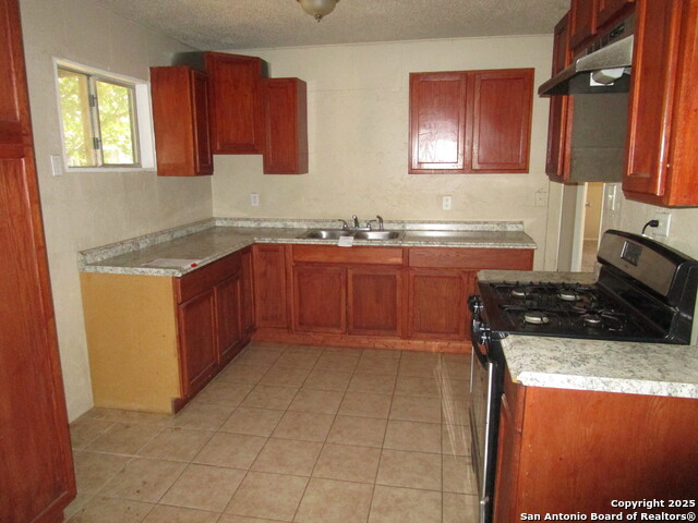 Listing photo id 2 for 4223 Seabrook