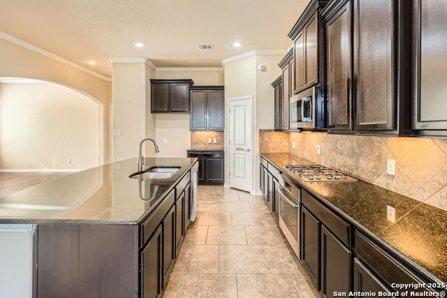 Image 10 of 28 For 805 Raceland