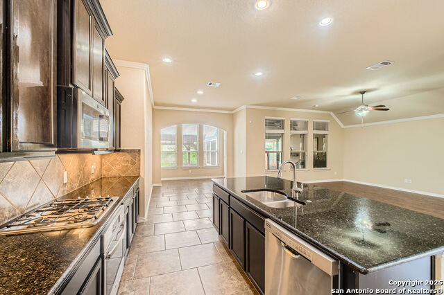 Image 11 of 28 For 805 Raceland