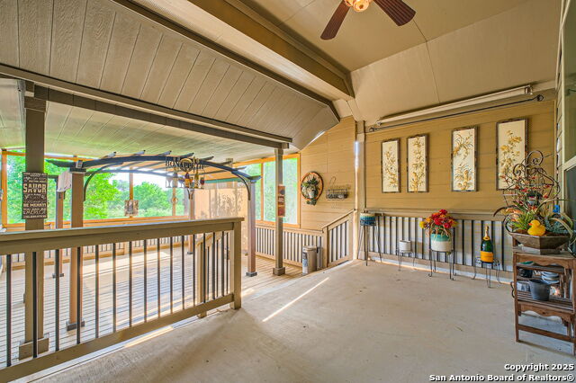 Image 26 of 28 For 805 Raceland