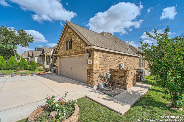 Image 3 of 28 For 805 Raceland