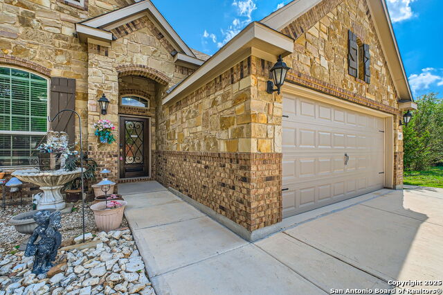 Image 4 of 28 For 805 Raceland