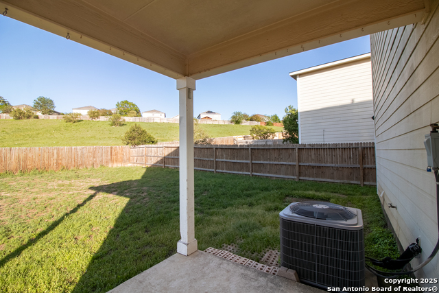 Image 18 of 19 For 24246 Waterwell Oaks