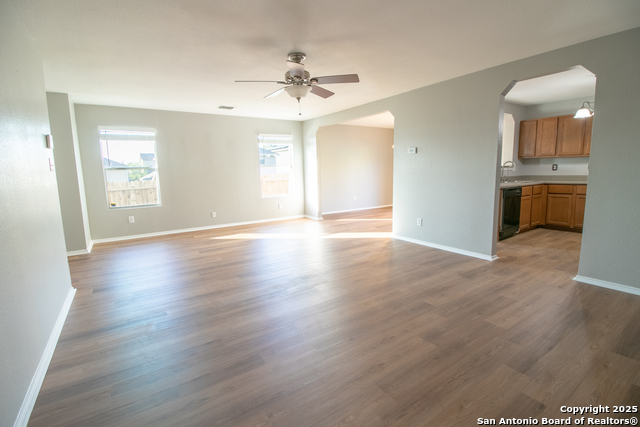 Image 4 of 19 For 24246 Waterwell Oaks
