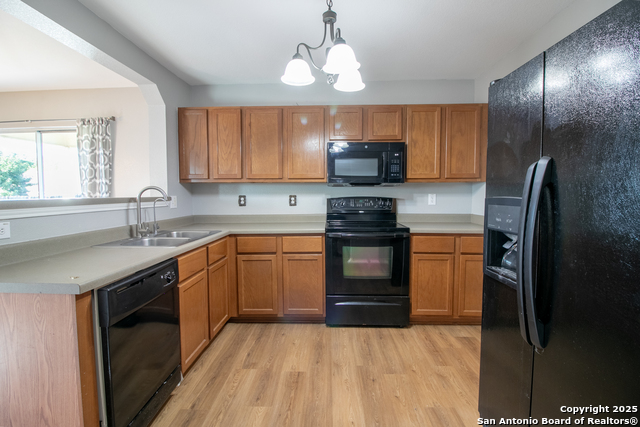 Image 9 of 19 For 24246 Waterwell Oaks