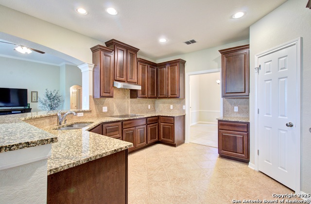 Image 16 of 38 For 3400 Comal Spgs