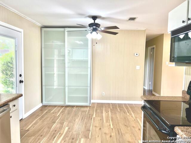 Image 13 of 36 For 6811 Spring Manor