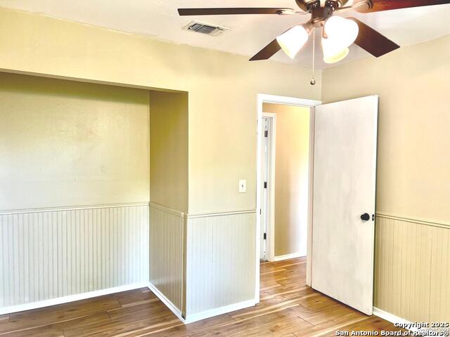 Image 23 of 36 For 6811 Spring Manor