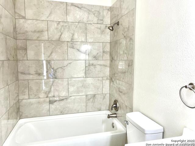 Image 25 of 36 For 6811 Spring Manor