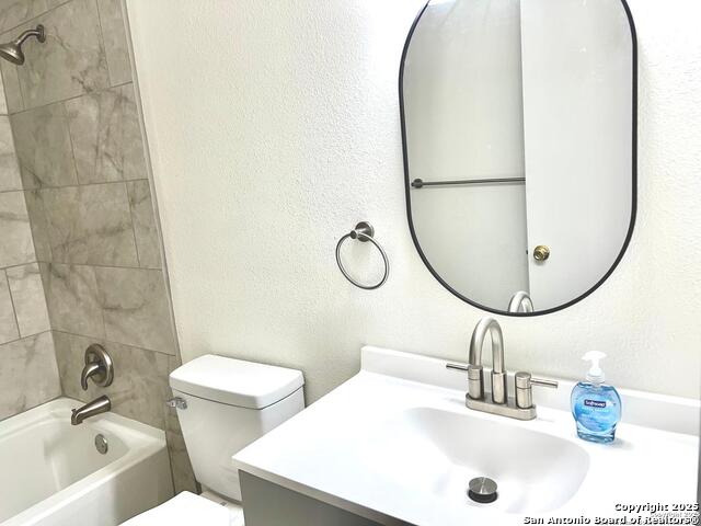 Image 27 of 36 For 6811 Spring Manor