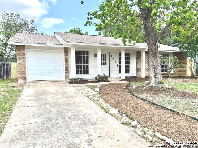 Image 3 of 36 For 6811 Spring Manor