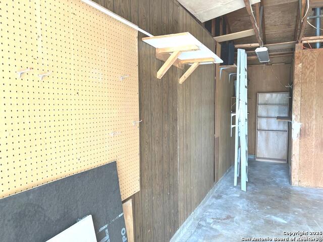 Image 33 of 36 For 6811 Spring Manor