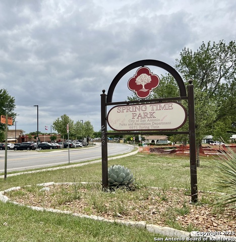 Image 35 of 36 For 6811 Spring Manor