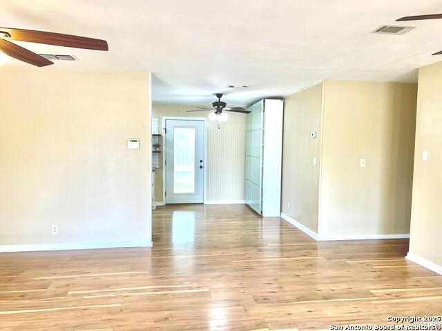 Image 4 of 36 For 6811 Spring Manor