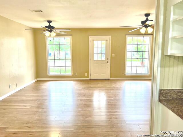 Image 6 of 36 For 6811 Spring Manor