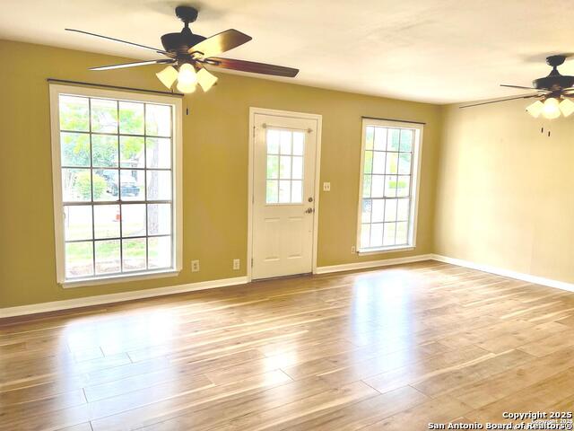 Image 7 of 36 For 6811 Spring Manor